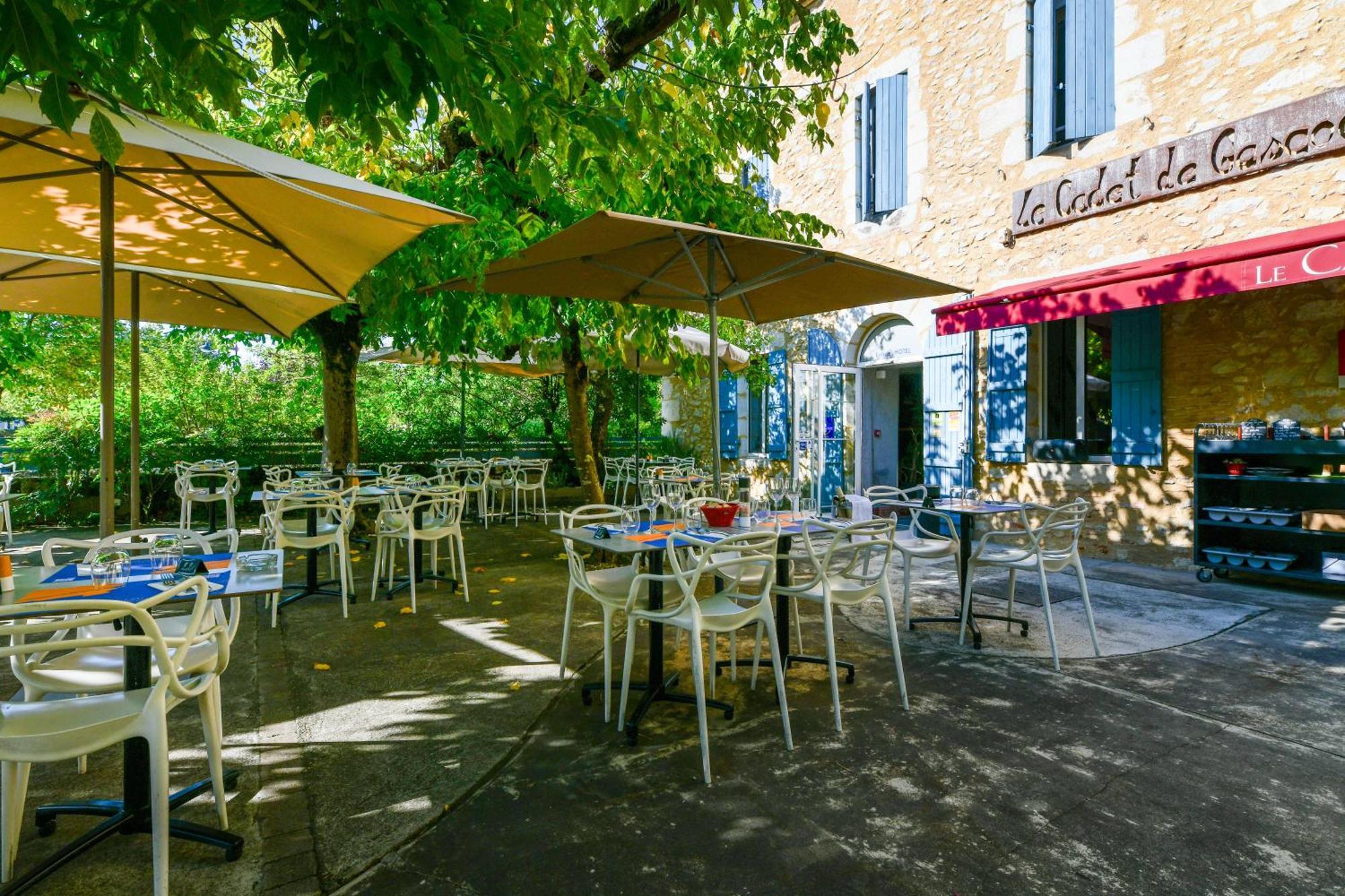 Logis Hotel & Restaurant Le Cadet De Gascogne Saint-Justin (Aquitaine) Exterior foto